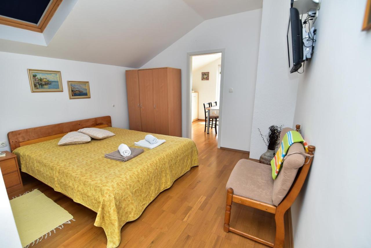 Nena Apartment Sukosan Luaran gambar