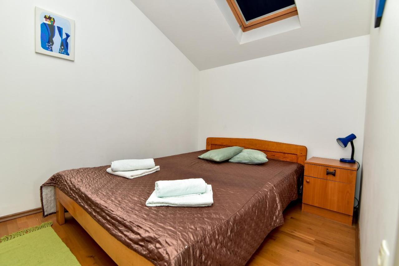 Nena Apartment Sukosan Luaran gambar