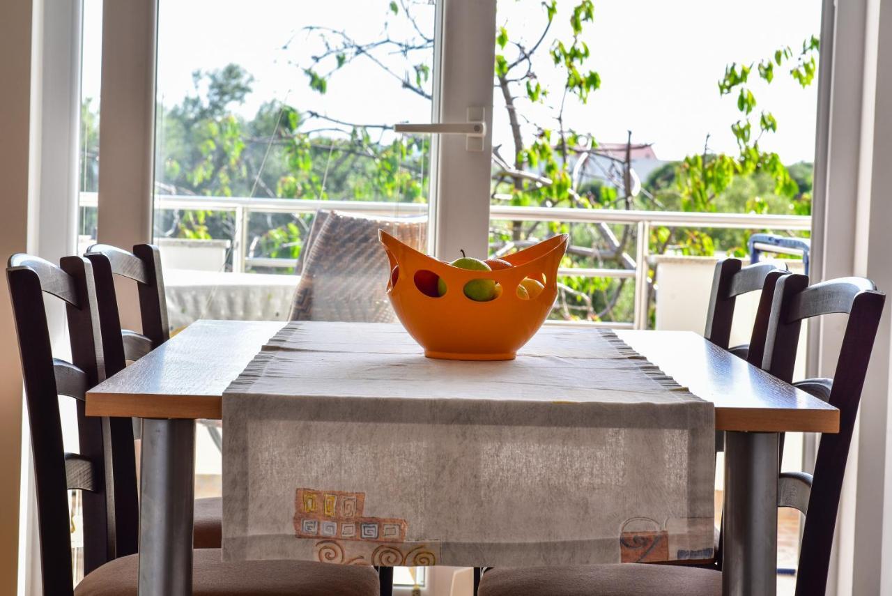 Nena Apartment Sukosan Luaran gambar