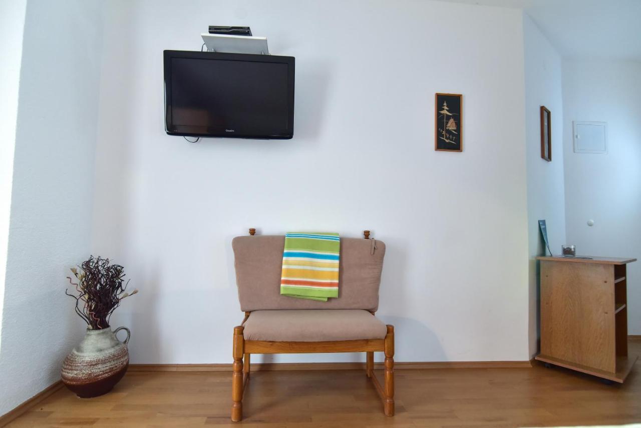 Nena Apartment Sukosan Luaran gambar