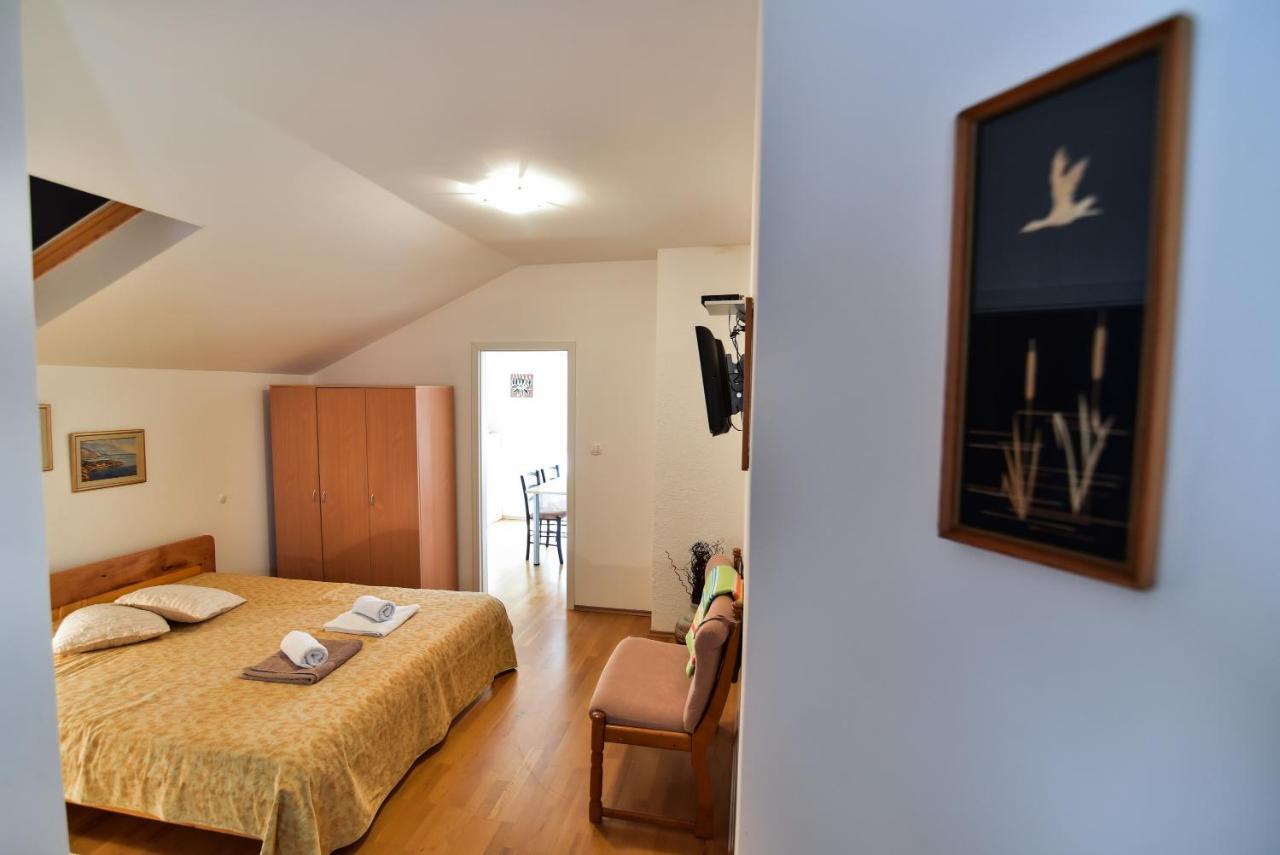 Nena Apartment Sukosan Luaran gambar